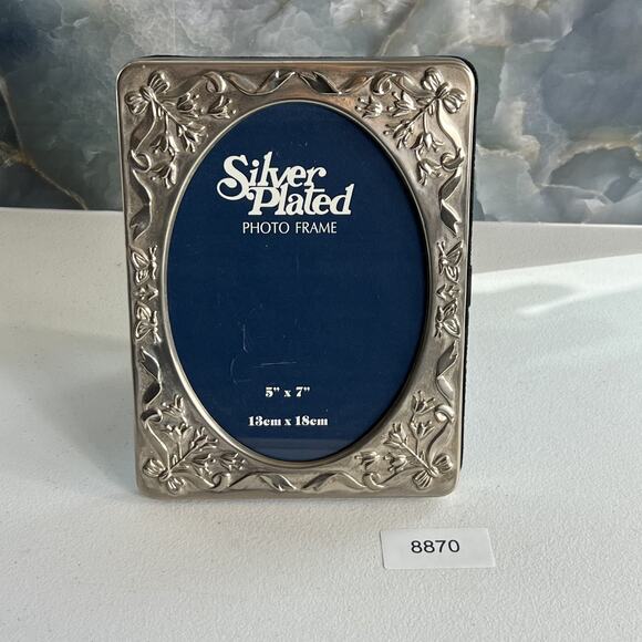 VTG Silver Plated Photo Frame Ornate Embossed Bows, Florals & Butterflies 5"x7" - Picture 9 of 9